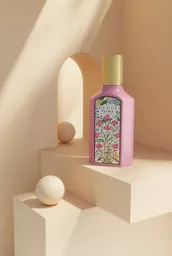 Minimal Wall Composition with Soft Light