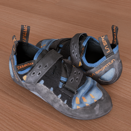 Sport climbing shoes