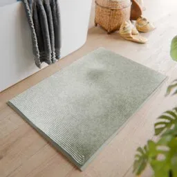 Green bath mat