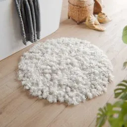 White fur bathmat