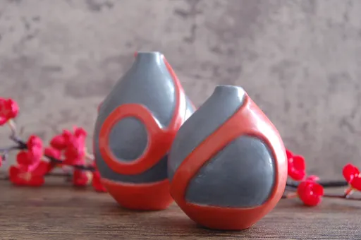 Bulb shaped vase-big counterpart