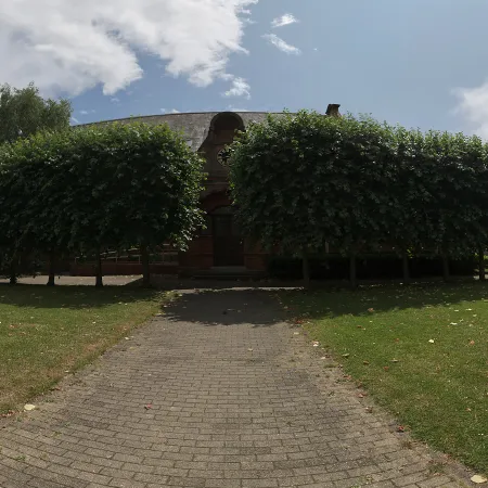 Quadrangle Sunny